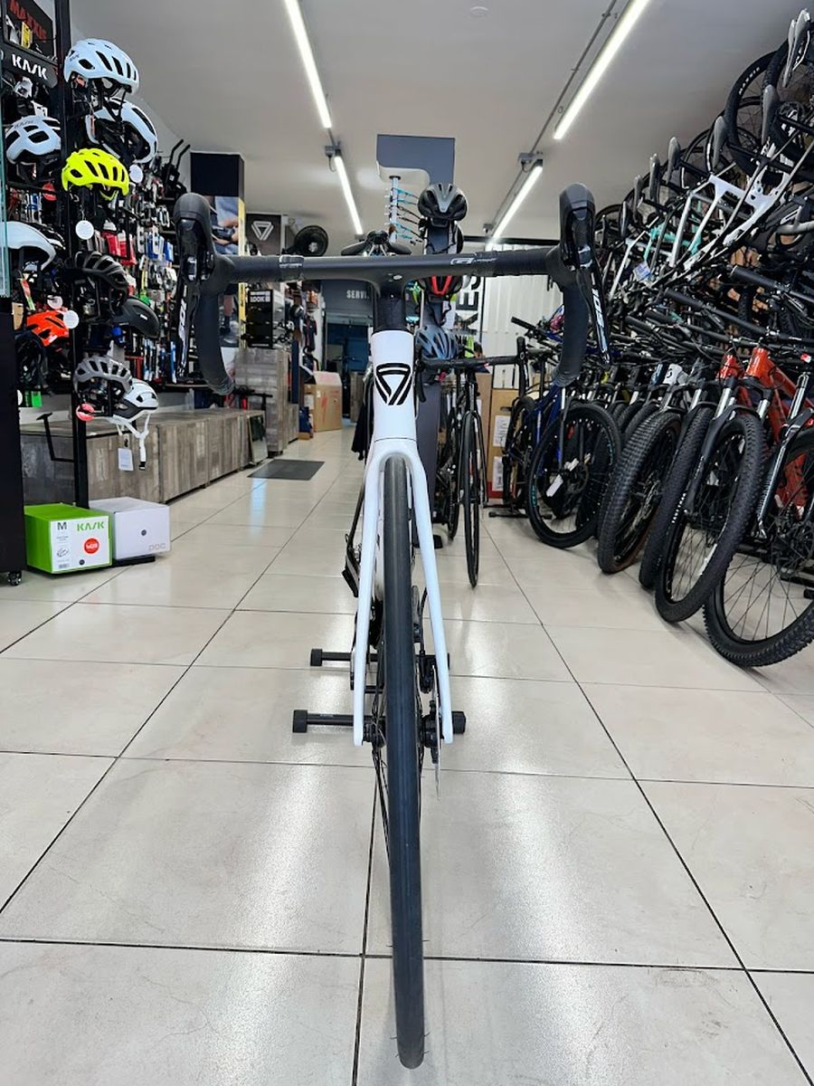 Bicicleta de Ruta GW Letras+D Carbon Blanca/Negro 105 12V