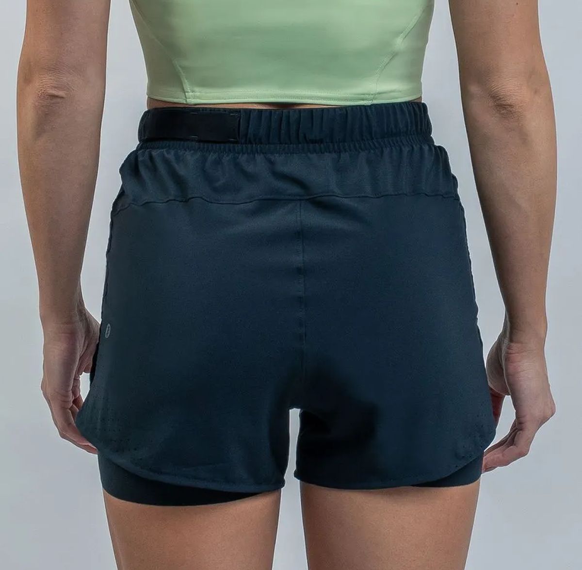 Short Running Mujer 2 en 1 Suarez Hybrid Black